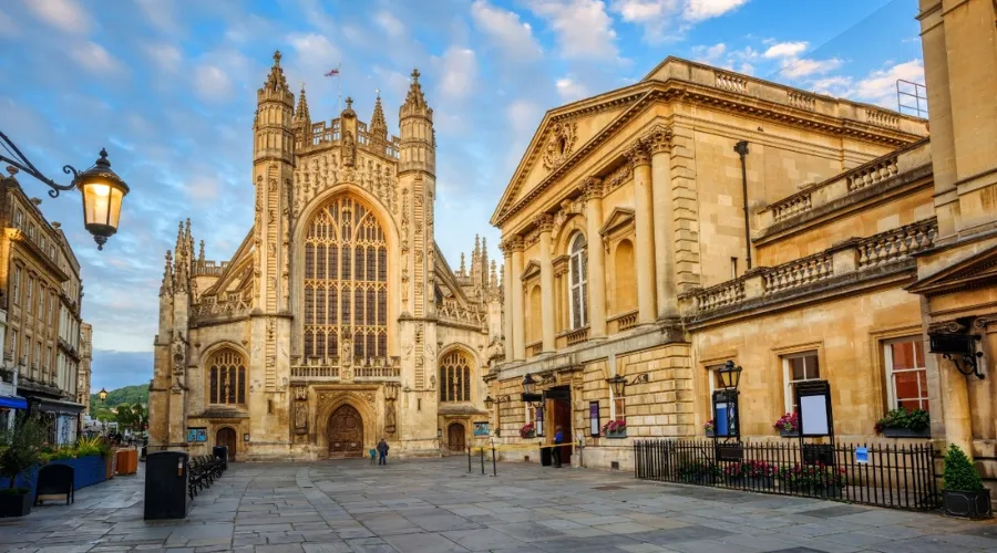 Bath – Roman Heritage & Georgian Elegance