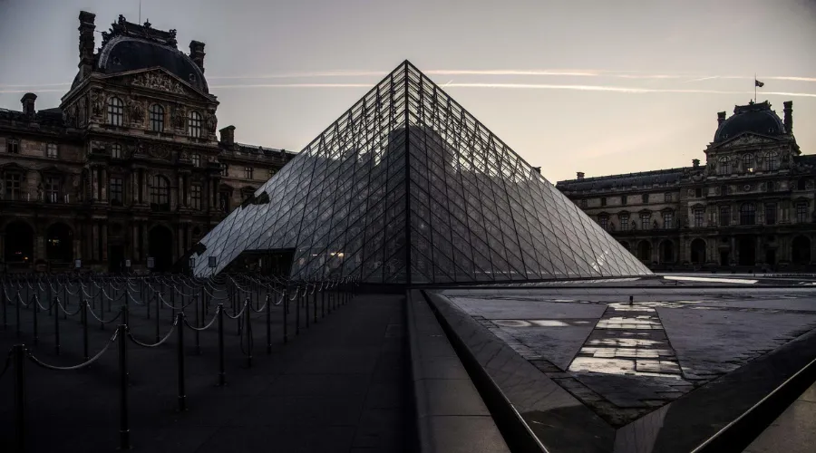 Notre-Dame Cathedral History Tour